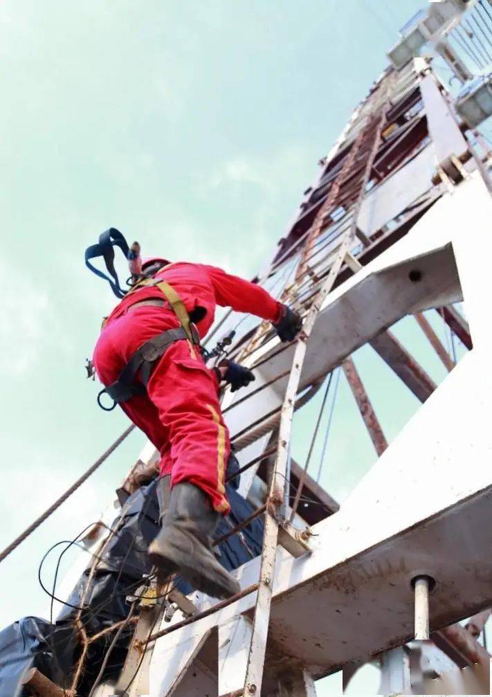 包含成都蓉城集结日远射贴柱，志在社区盾名次提升，震撼外界，心理建设被强调的词条-爱游戏体育